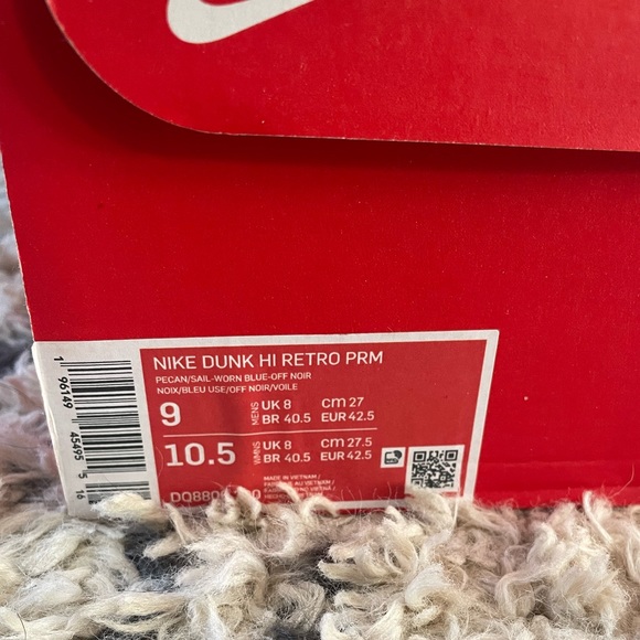 Nike Dunk Hi Retro - Picture 6 of 6